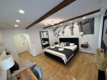 Palace Luxury Room, Split (photo 2)