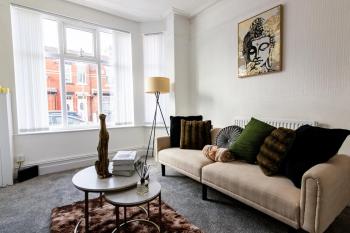 Luxe & Stylish Home in Manchester near city center, Manchester (photo 2)