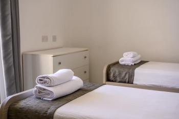 F11 Room 3, private Room two single beds shared bathroom in shared Flat, Msida (photo 5)