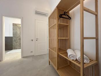 Historic Palazzo - Apartments & Rooms with Private Bathroom, Palermo (foto 4)