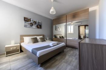 F9 Room 1, Private Double room with private bathroom in shared Flat, Msida (foto 3)