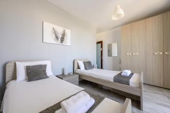 F9 Room 3, Private Room two single beds with shared bathroom in shared Flat, Msida (fotografie 3)
