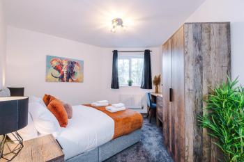 NEW!- 4 Bed 3 Bath House In Manchester by Greenstay Serviced Accommodation - FREE Parking - FAST 250 Mbps Wi-Fi - Ideal for Business, Families & Groups - Close to City Centre, Airport, Etihad Stadium, Manchester (fotografie 3)