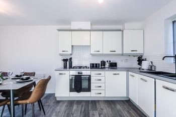 NEW!- 4 Bed 3 Bath House In Manchester by Greenstay Serviced Accommodation - FREE Parking - FAST 250 Mbps Wi-Fi - Ideal for Business, Families & Groups - Close to City Centre, Airport, Etihad Stadium, Manchester (fotografie 4)