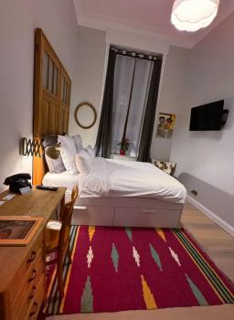 Marilou and Dalibor's room, Brussels (photo 5)