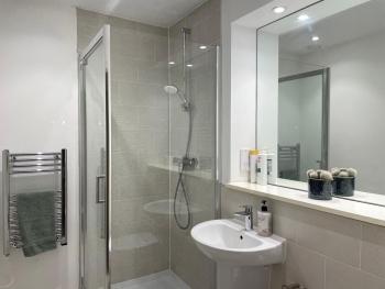 Bee Gateway - Work N Relax 500Mbps WiFi, Netflix, Paid Parking, Balcony and Memory Foam Beds, Manchester (fotografie 3)