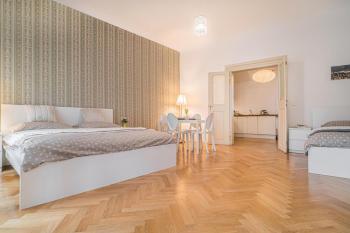 2 Bed Flat - Sleeps 6 - Pets - Wifi, Прага (фото 5)
