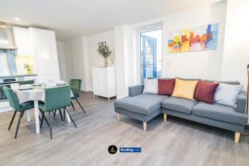 Spacious 2 Bedroom Apt By LS2G Short Lets & Serviced Accommodation Greater London With Free WIFI, Londýn (fotografie 2)