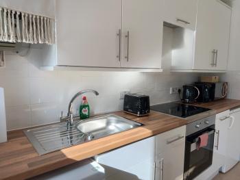 Stylish One Bedroom Apartment, Edinburgh (photo 3)