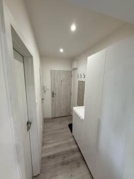 Modern apartment near City Center with easy transport access, Bratislava (Foto 3)