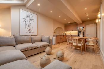 Luxury Quayside Loft Sleeps 6, Newcastle upon Tyne (photo 2)