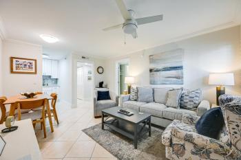 Naples Condo with Pool - Walk to Dining and Beach, Naples (fotografie 4)