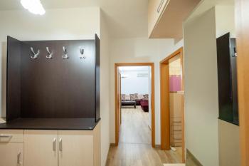 Tirent Apartment - Spacious 2-Bedroom Stay Near Liqeni i Thatë, Tirana (photo 4)