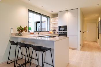 HostWise - Stylish Flat with Terrace & Garage, Oporto (foto 5)