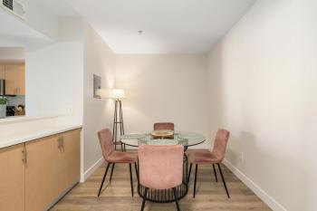 The Blossom-Modern 1BR Getaway in Marina Walk to Water&Restaurants, Los Angeles (zdjęcie 5)