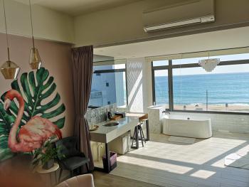 Beachcastle & Sea View Villa, Magong (photo 3)