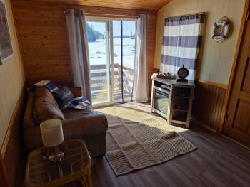 Dockside Cabin, Ardbeg (photo 2)