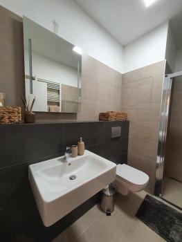 Lovely 2-bedroom apartment in Bratislava, Братислава (фото 3)