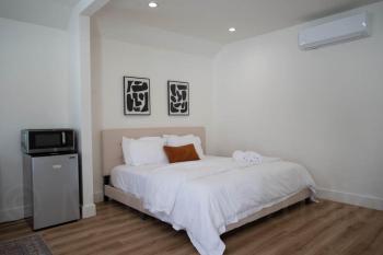 Cute Guest Studio near Universal Studios sleeps 4, Los Angeles (photo 2)
