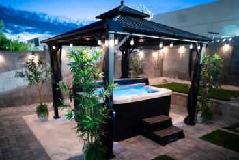 Enchanting Garden with Luxe Jacuzzi Spacious Yard, Las Vegas (photo 2)