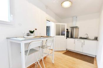 Bohemia - By BEST KEYS - Idéal Pro & Couple - Cosy - Centre Ville - SMART TV - Machine à Café Nespresso - Netflix & WiFi Fibre - Check-in Autonome - Parking Facile & Gratuit - Confort & Équipements Premium, Sens (fotografie 5)