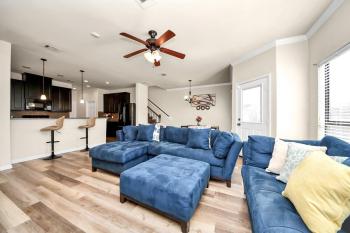 Cozy & Spacious Getaway -4Bedroom With King bed & Backyard, Houston (zdjęcie 2)