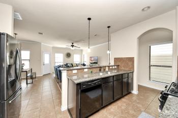 Cozy & Spacious Getaway -4Bedroom With King bed & Backyard, Houston (zdjęcie 5)