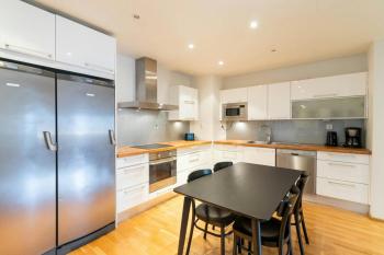 Spacious Apartment for 4 with Sauna in Kamppi, Helsinki (photo 4)