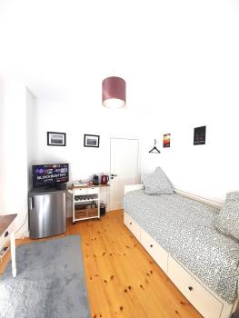Central Private Cozy Room w own entrance, Spacious Bathroom, on-site parking, Hambourg (photo 2)