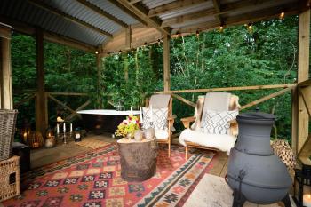 Cosy Cute Cabin with Large Veranda & Outdoor Bath, Glasgow (fotografie 3)