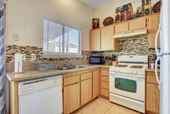 Family-Friendly Home Close to the Strip, Las Vegas (photo 4)