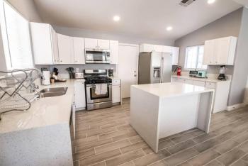 Spacious Stylish and Convenient, Las Vegas (photo 5)