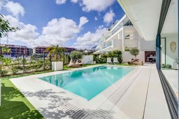 131 - Luxury Apartment with Private Pool and Views, El Higueron, Fuengirola (fotografie 2)