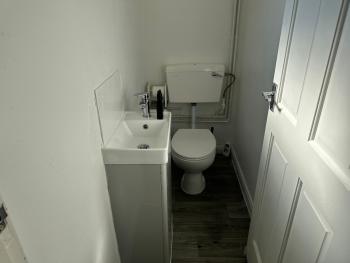 Pool&Tennis Table - Up to 40 Percent OFF Old Trafford 3 Bed, Manchester (photo 5)
