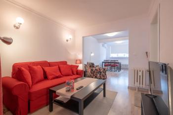 LZ Spacious One Bedroom Apartment in Top Centre by Flat Mаnager, Sofia (Foto 2)