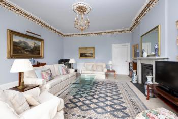 Deluxe 3-bedroom Apartment on Princes Street overlooking Edinburgh Castle, Эдинбург (фото 4)