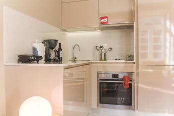 BmyGuest - Cardosas Stylish Apartment, Porto (photo 5)