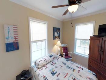 Spacious, Light And Bright Ship Bottom Ocean Block Home Only 7 Houses From The Beach With Outdoor Entertaining Area 14018, Ship Bottom (Foto 5)