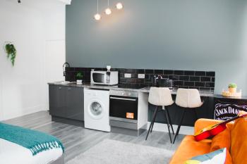 Contractor Studio - Liverpool L5 - Sleeps 3, Liverpool (photo 2)