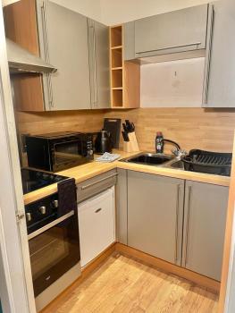 Studio Flat by Brookland Stays Serviced Accommodation Short Lets Leeds with Free WiFi, Leeds (zdjęcie 5)