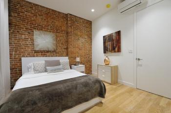 Spacious 2BR 2BA with Rooftop Walk to Times Square, New York (Foto 2)