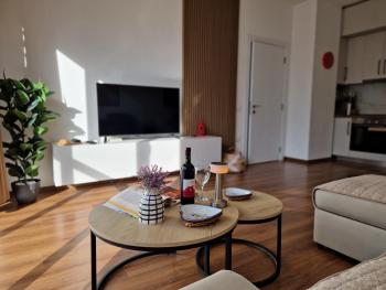 Red & White Palace Apartment, Tirana (fotografie 4)