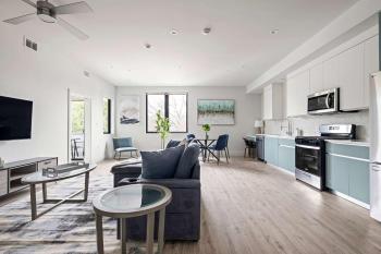 Modern & Newly Renovated 1BR Flat West Congress, Остин (фото 5)