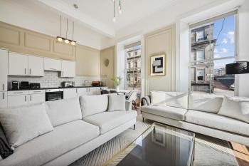 (G1) Elegant 2 bed Blythswood Apartment, Glasgow (photo 3)