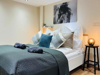 MoonDayHomes - TopLocation I 4Persons I Gallery Maisonette Boutique Apartment PERA, Frankfurt/Main (photo 5)