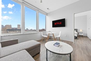 Luxe Condo in Downtown Cleveland l Free Parking l 2 TV's, Cleveland (foto 3)