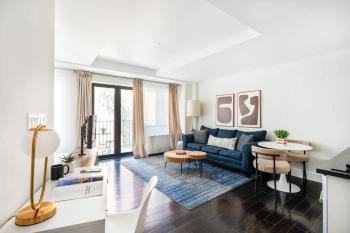 809-4B Studio Balcony W D Prime location, New York (Foto 2)