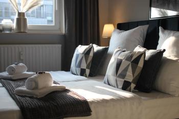 R B Apartment Hamburg Duo - perfekt für Monteure - Küchenzeile - Smart TV - Bad mit Toilette und Dusche auf dem Flur gegenüber des Zimmers zur Alleinnutzung, Hamburk (fotografie 2)