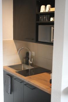 R B Apartment Hamburg Duo - perfekt für Monteure - Küchenzeile - Smart TV - Bad mit Toilette und Dusche auf dem Flur gegenüber des Zimmers zur Alleinnutzung, Hamburk (fotografie 5)