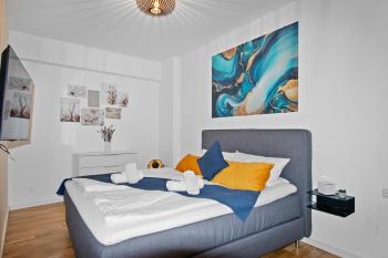 Altstadt - Exklusive 3-Zi-Wohnung für 6 Personen mit 90 qm, großer Dachterrasse, Parkplatz, WLAN, Núremberg (foto 3)